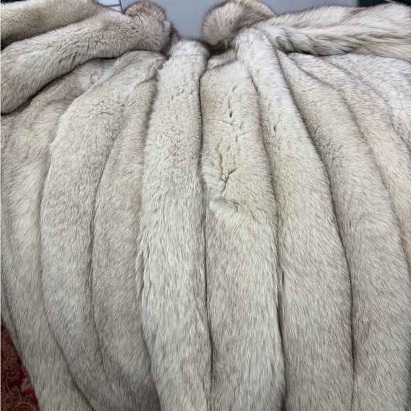 Blue Fox fur coat in good condition - Picture 11 of 15